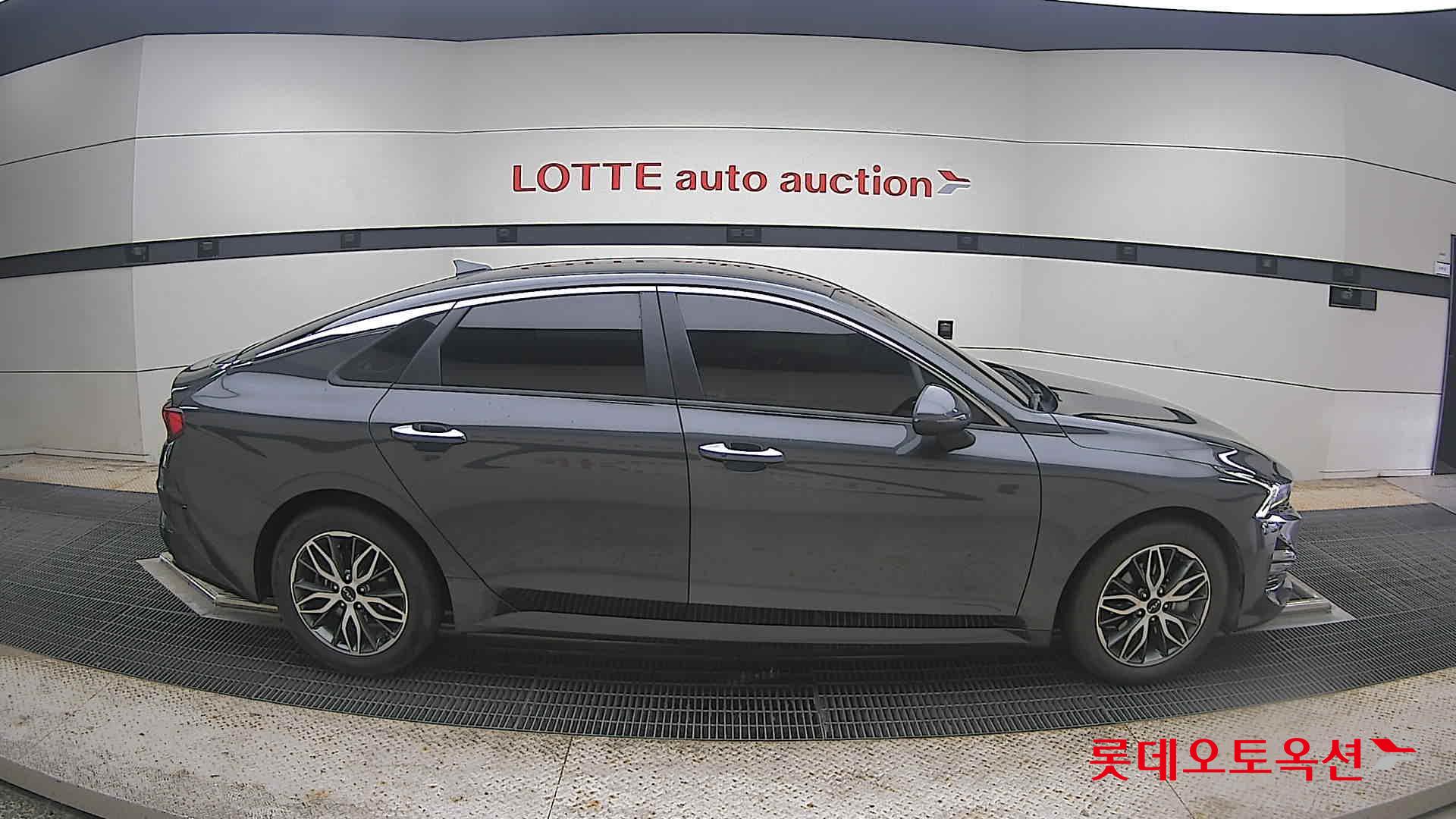 2022 - kia k5