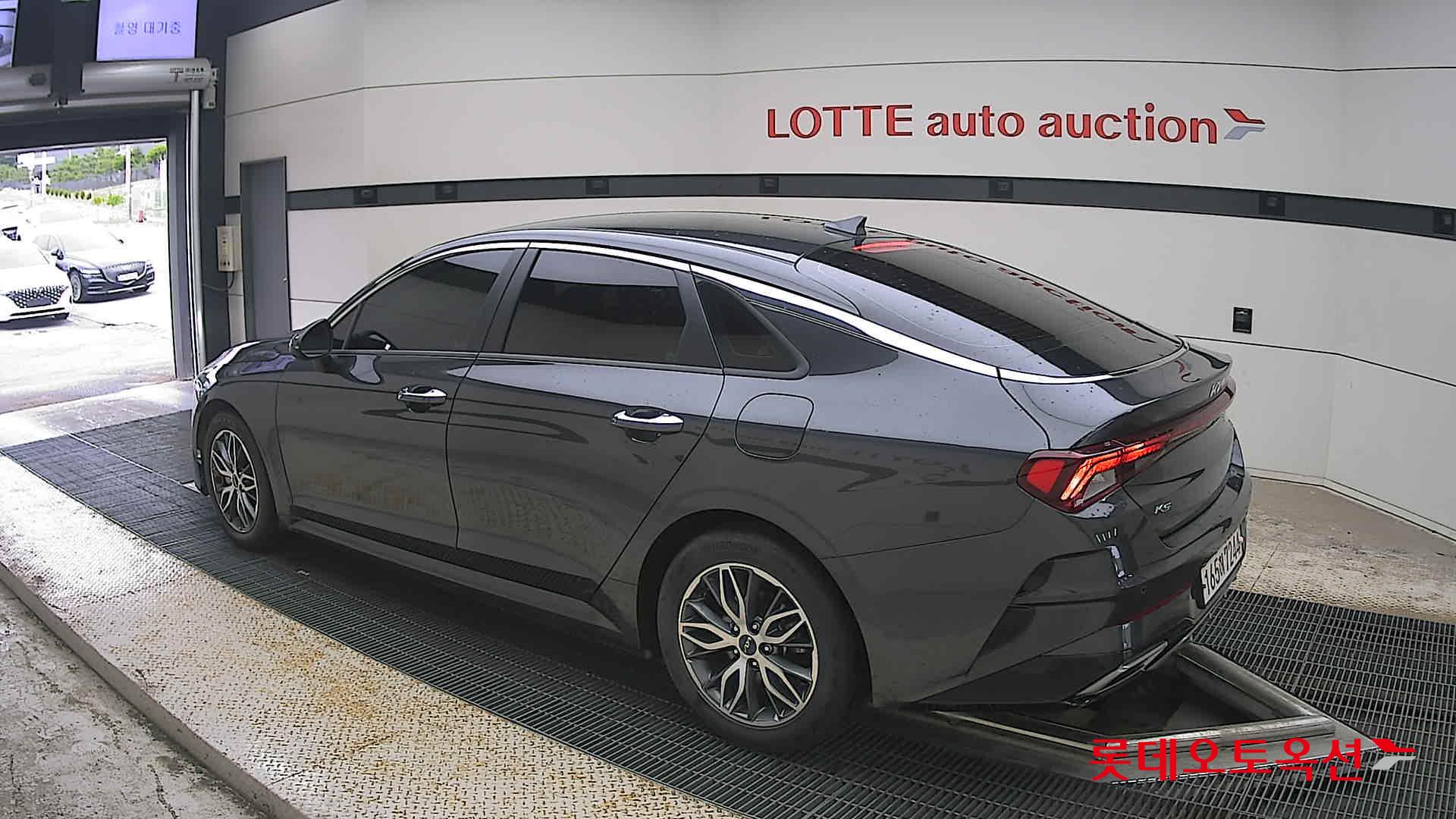 2022 - kia k5