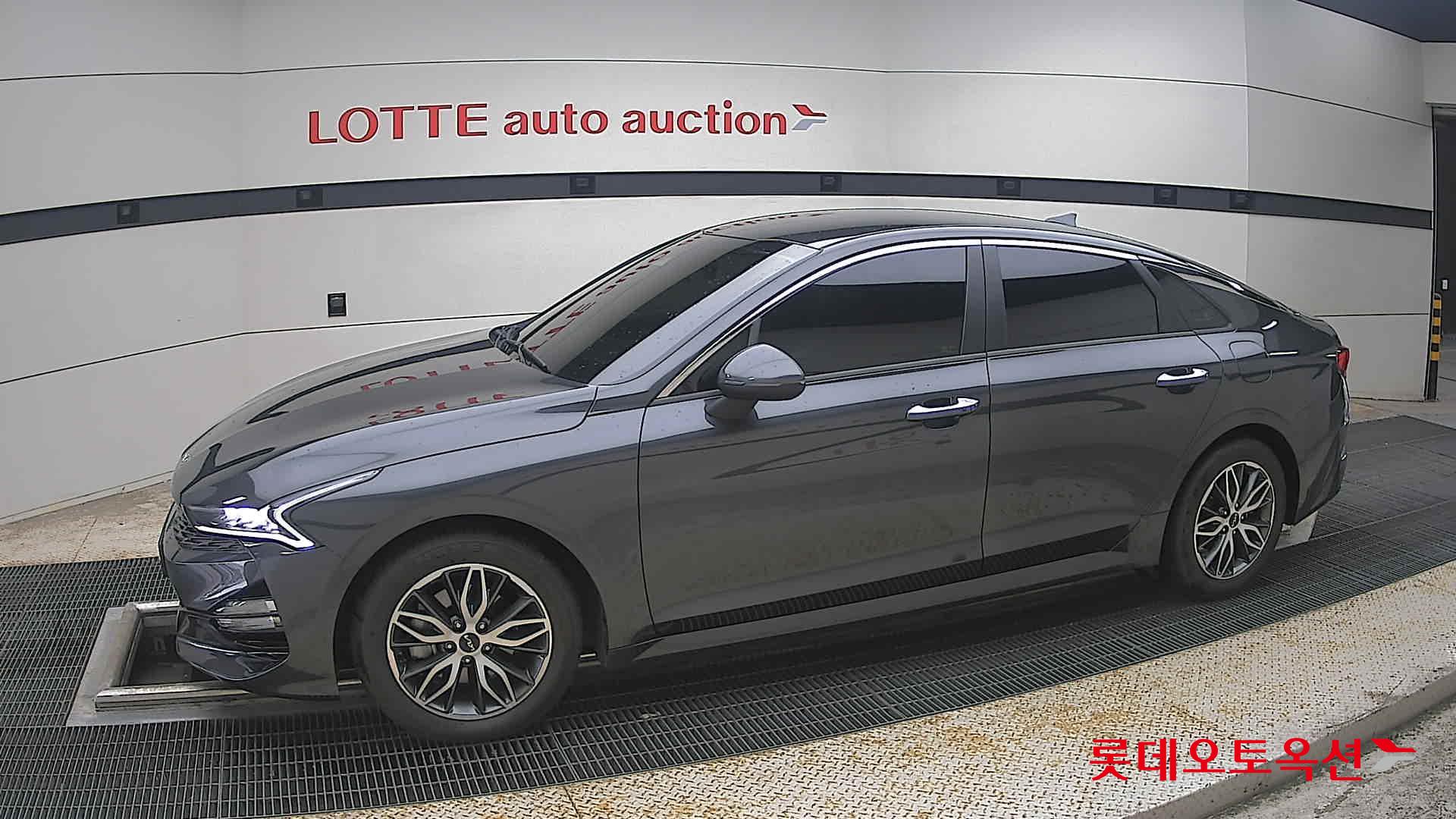 2022 - kia k5