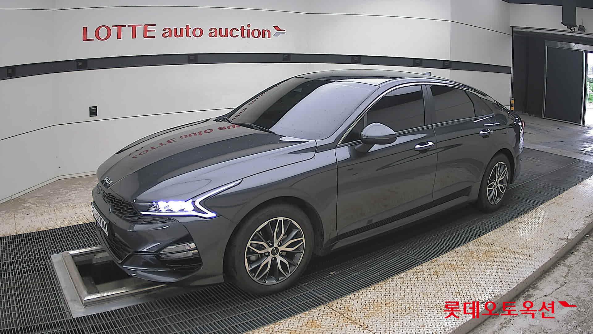 2022 - kia k5