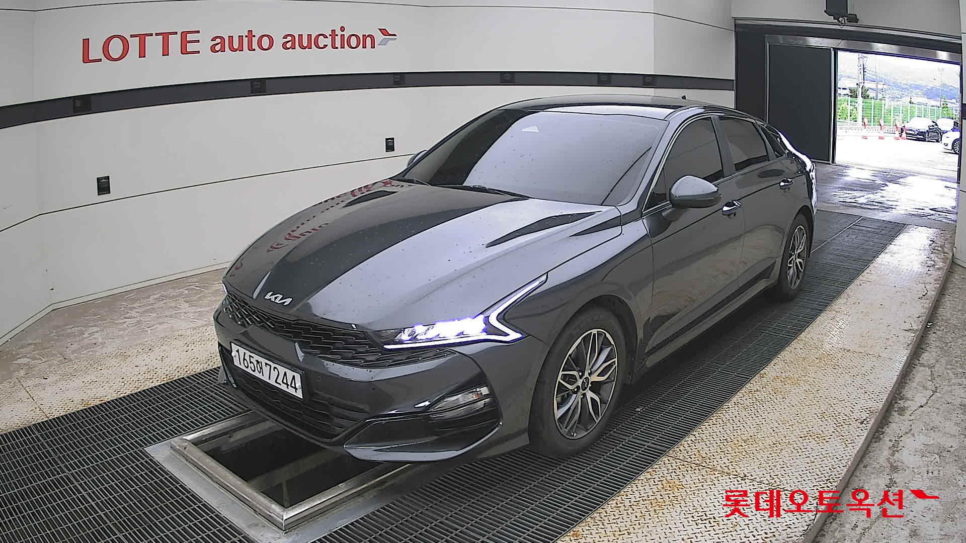 2022 - kia k5
