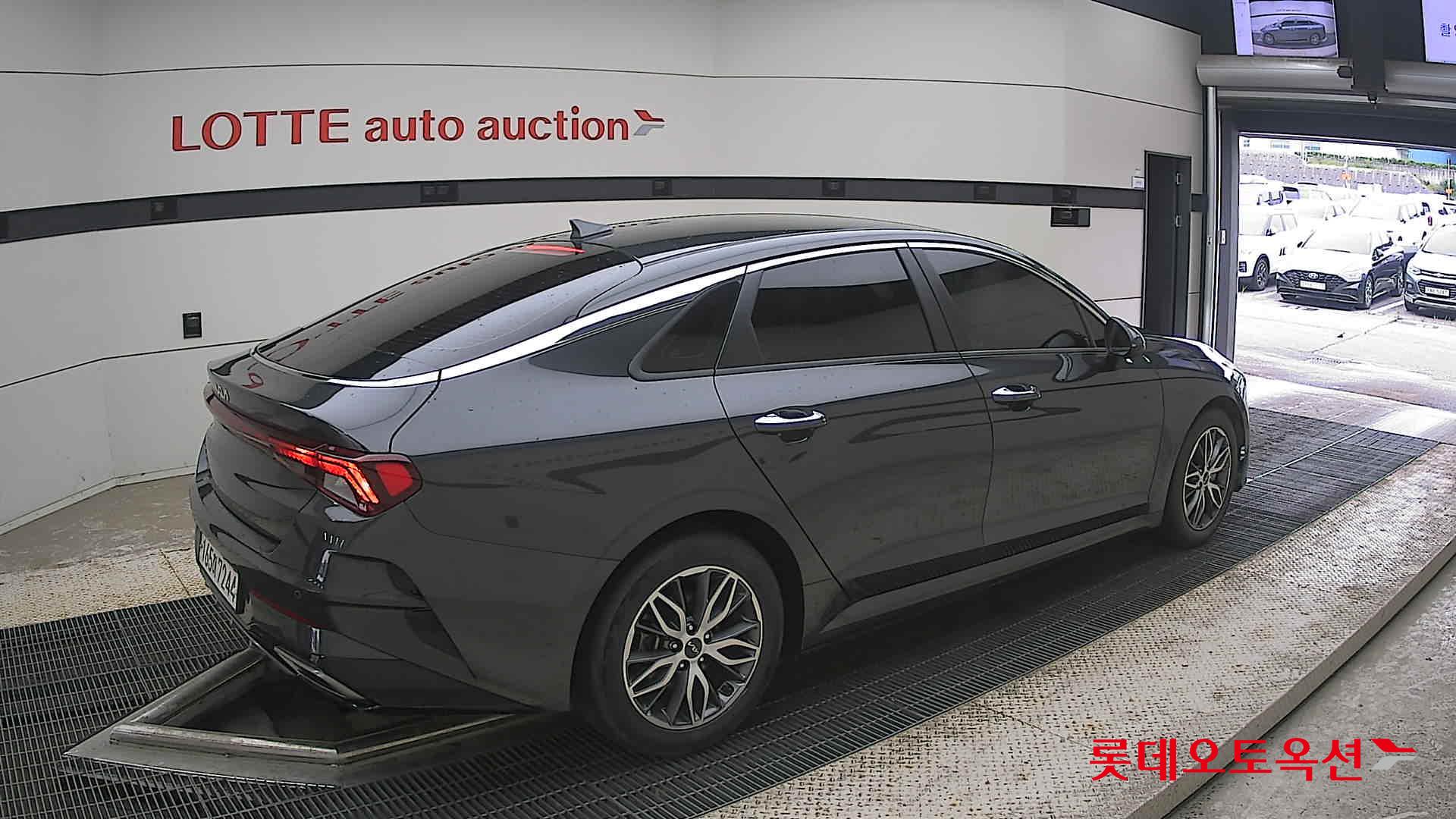 2022 - kia k5