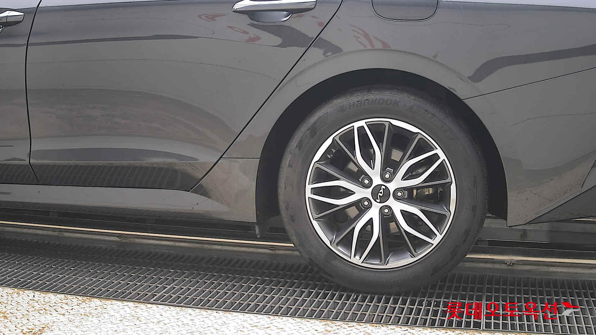 2022 - kia k5