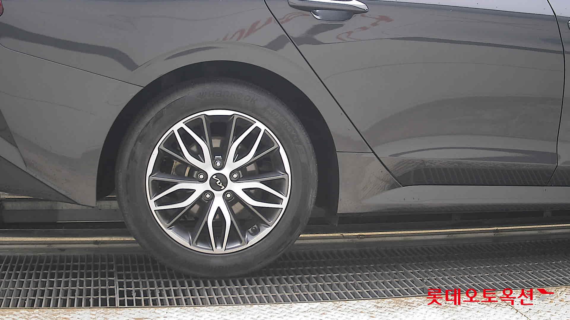 2022 - kia k5