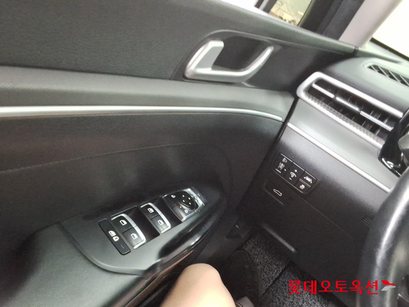 2022 - kia k5