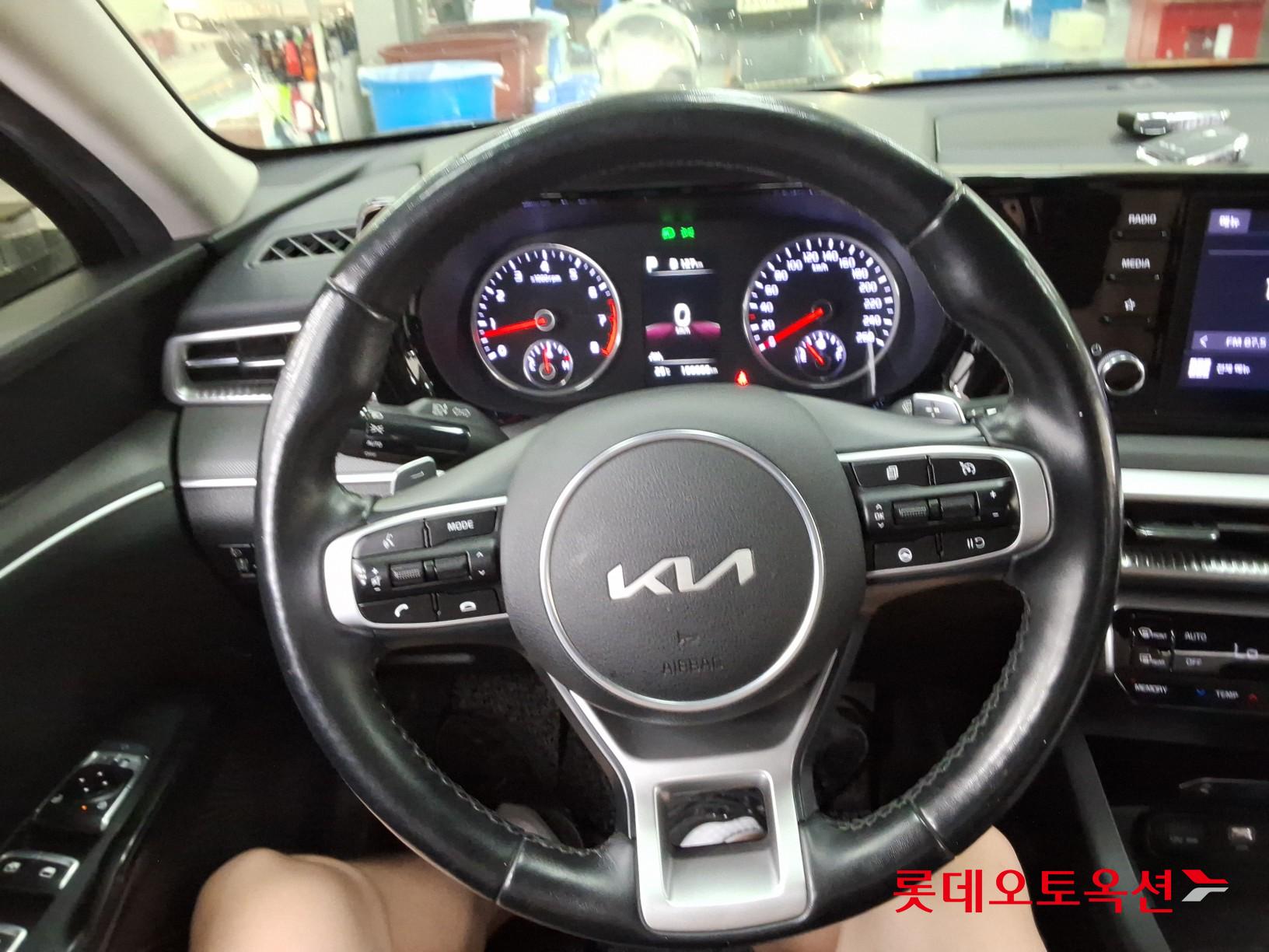 2022 - kia k5