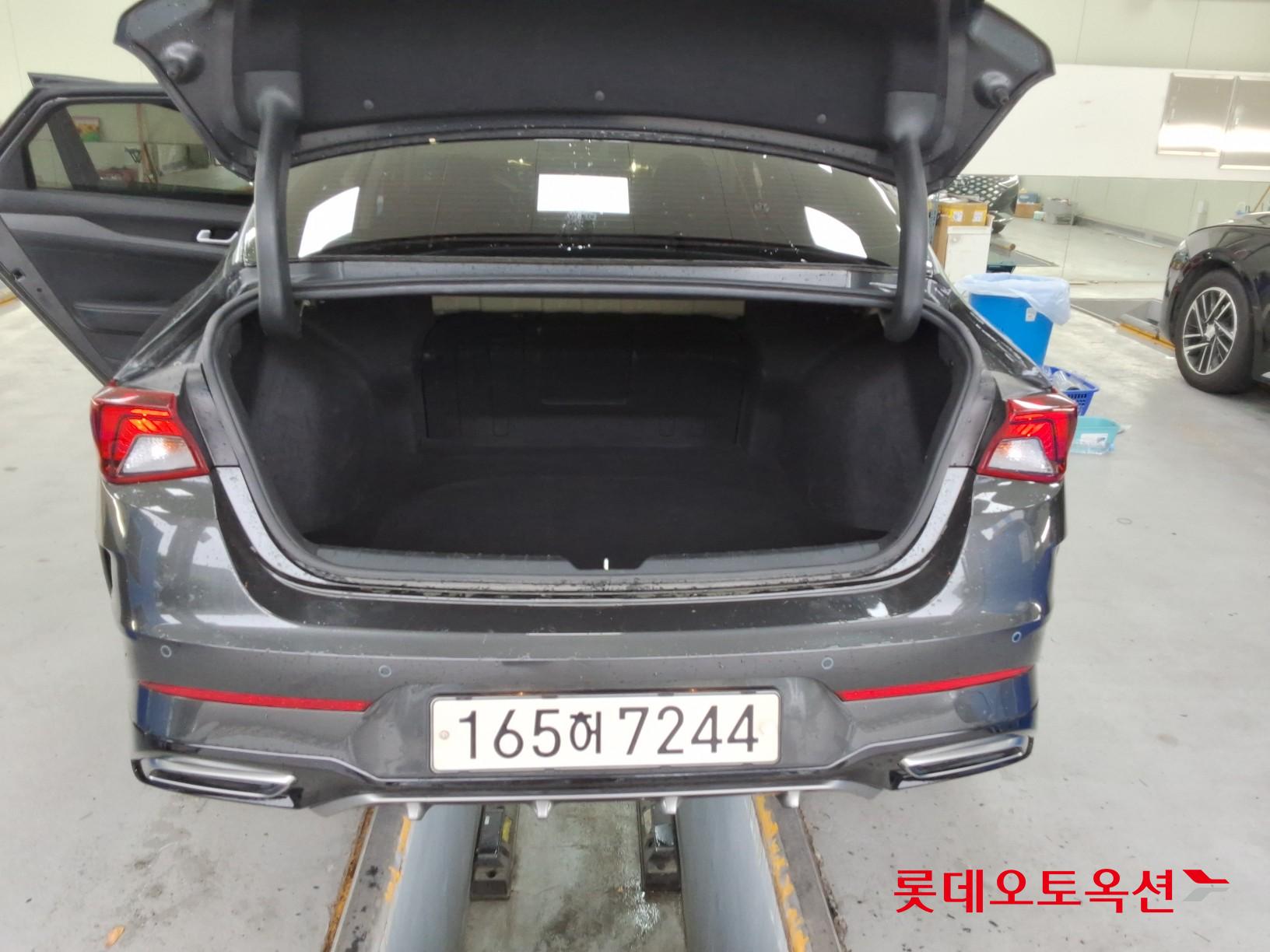2022 - kia k5