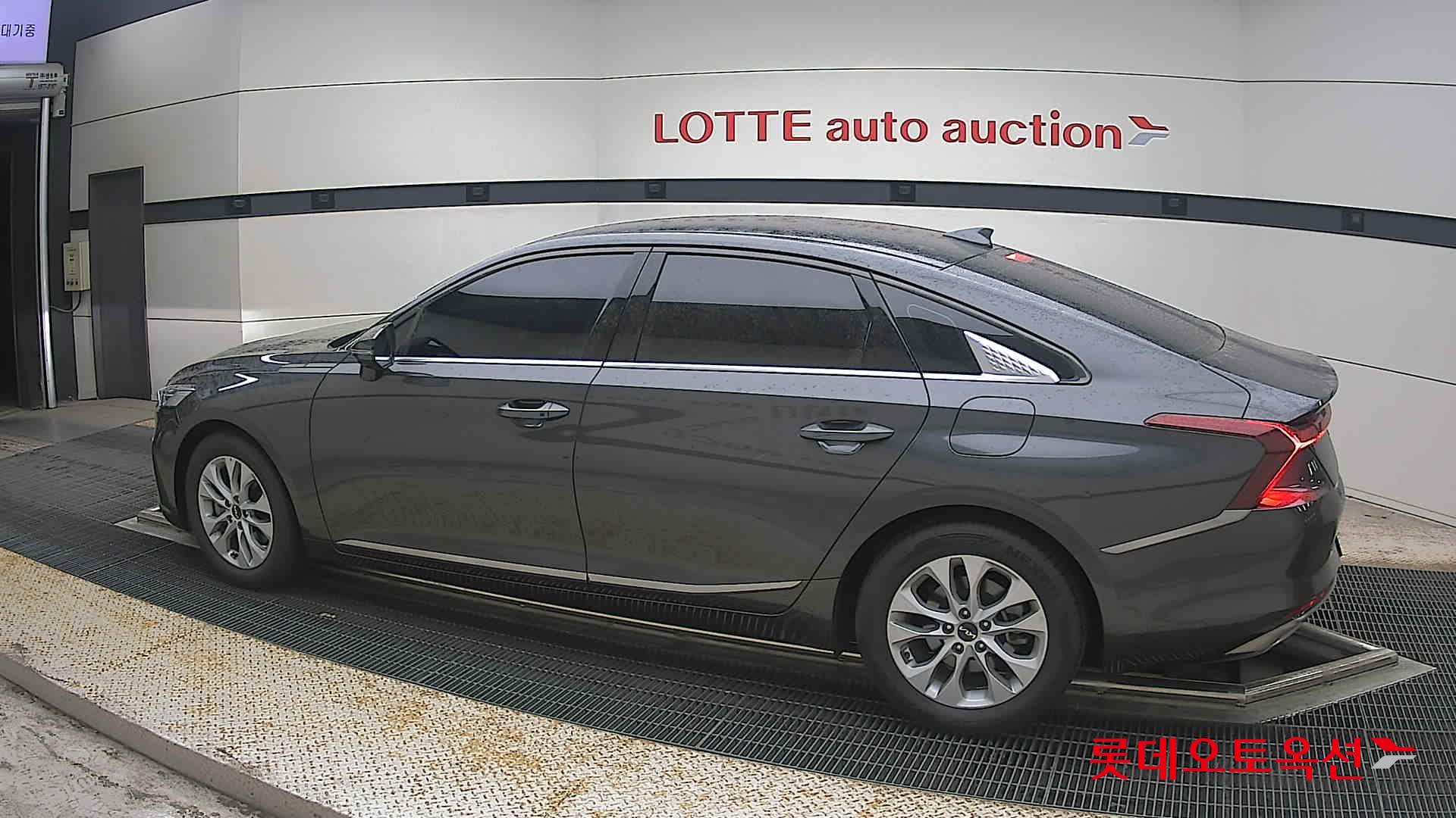 2022 - kia k8