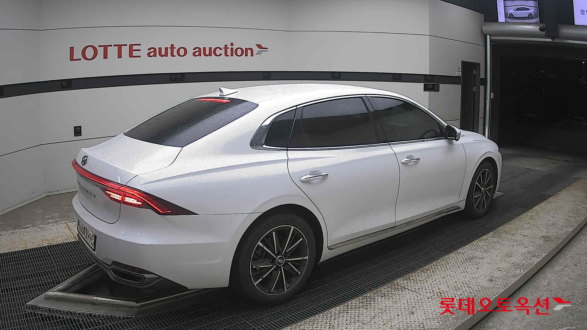 2022 - hyundai grandeur