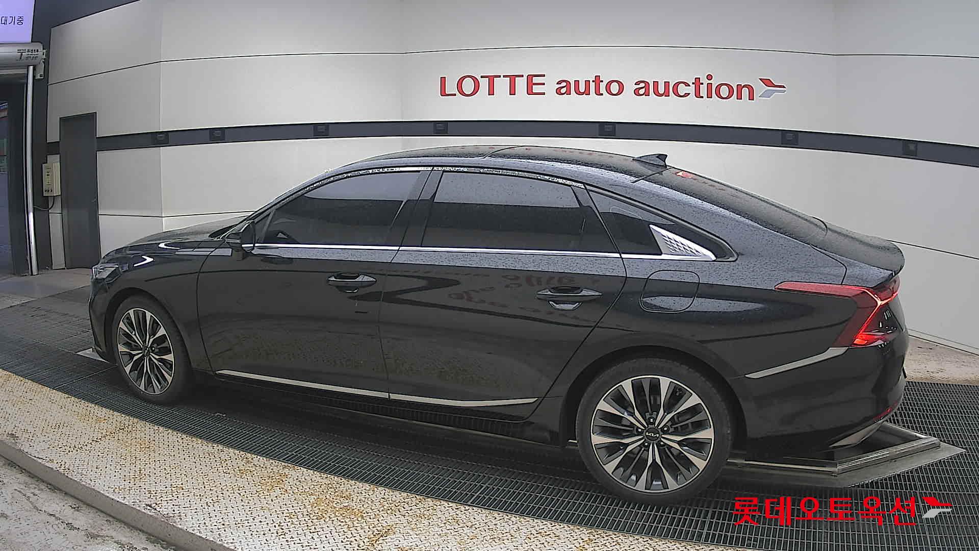 2022 - kia k8