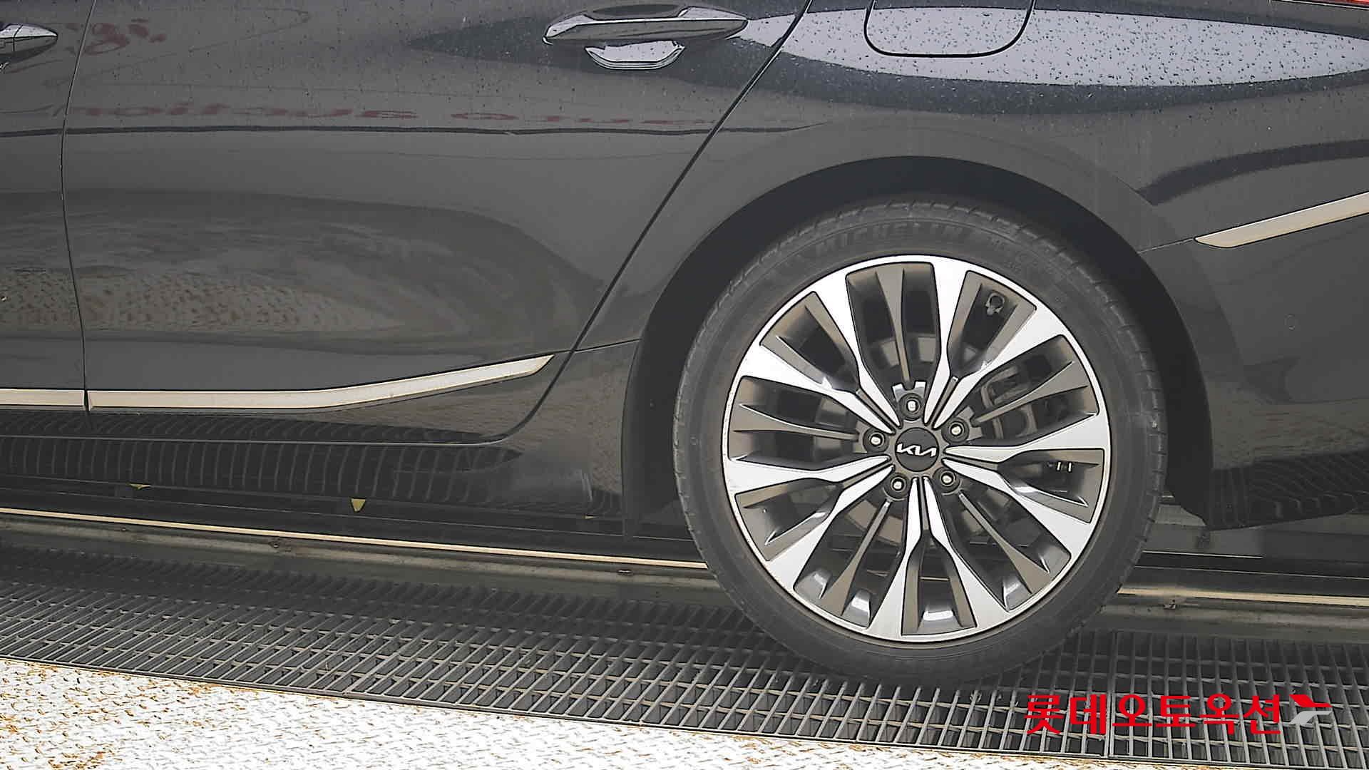 2022 - kia k8