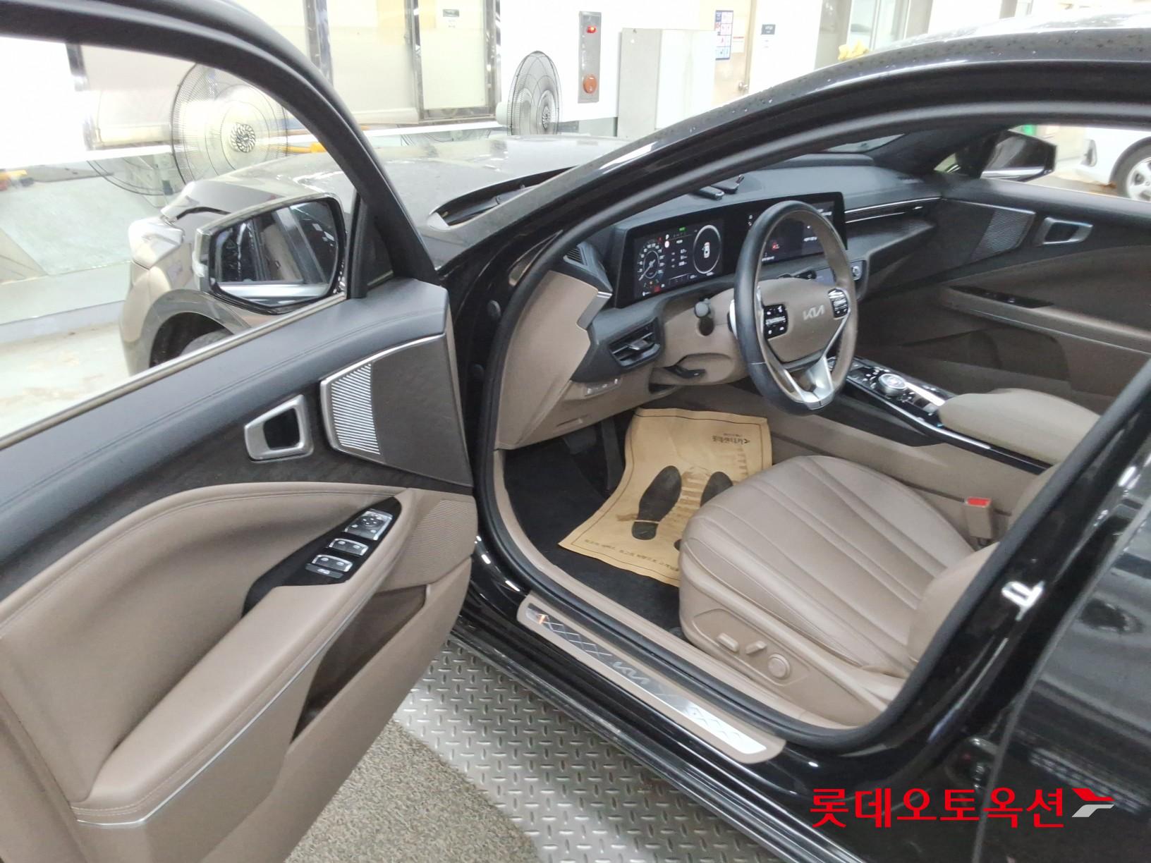 2022 - kia k8