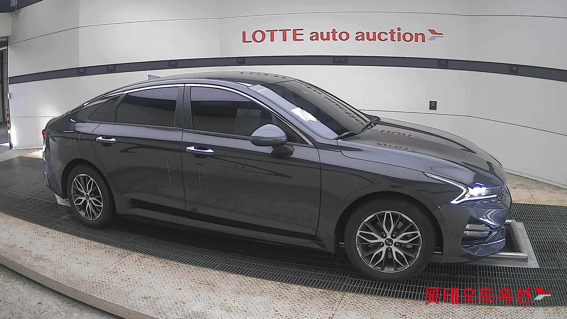 2021 - kia k5