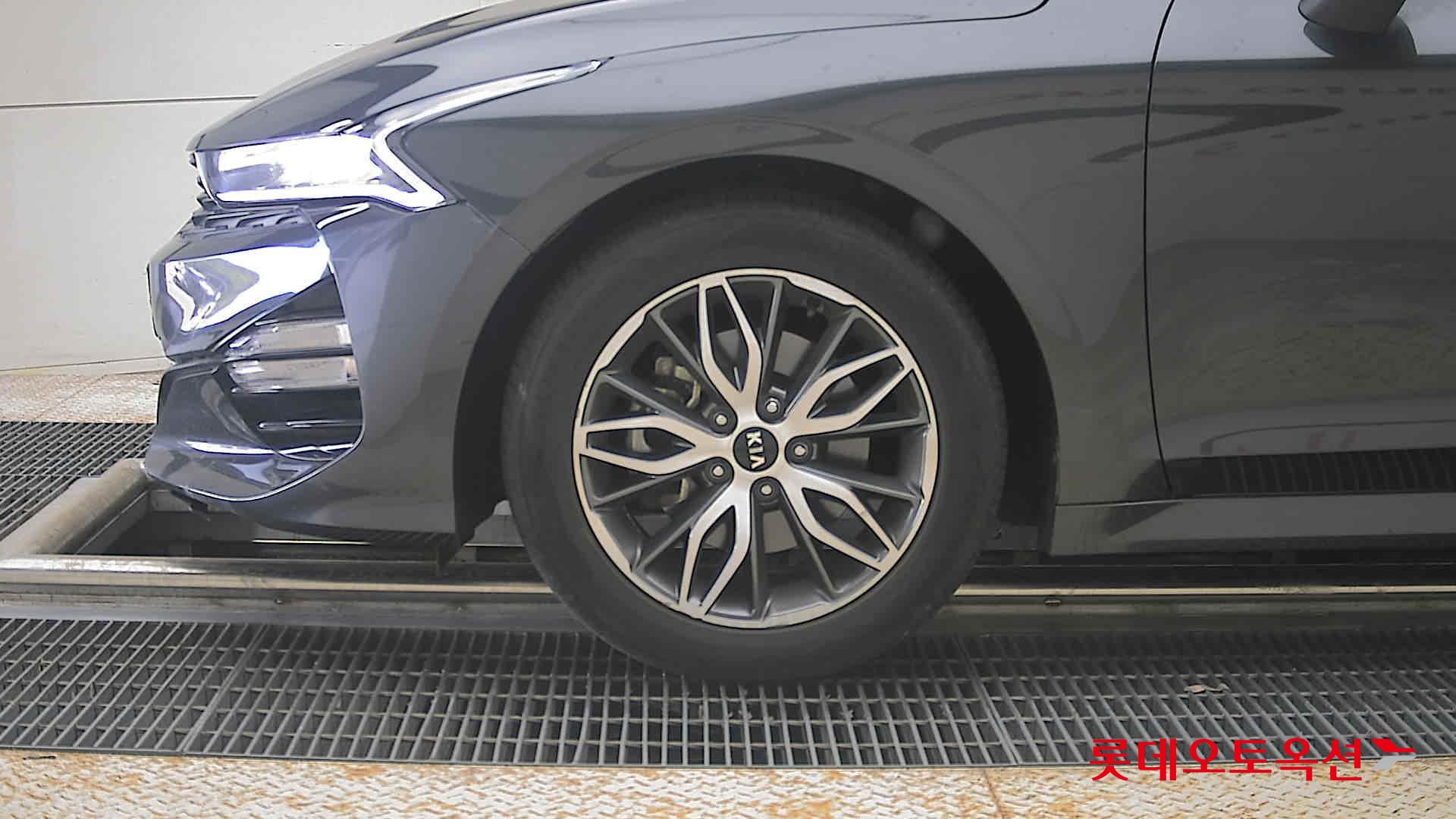 2021 - kia k5