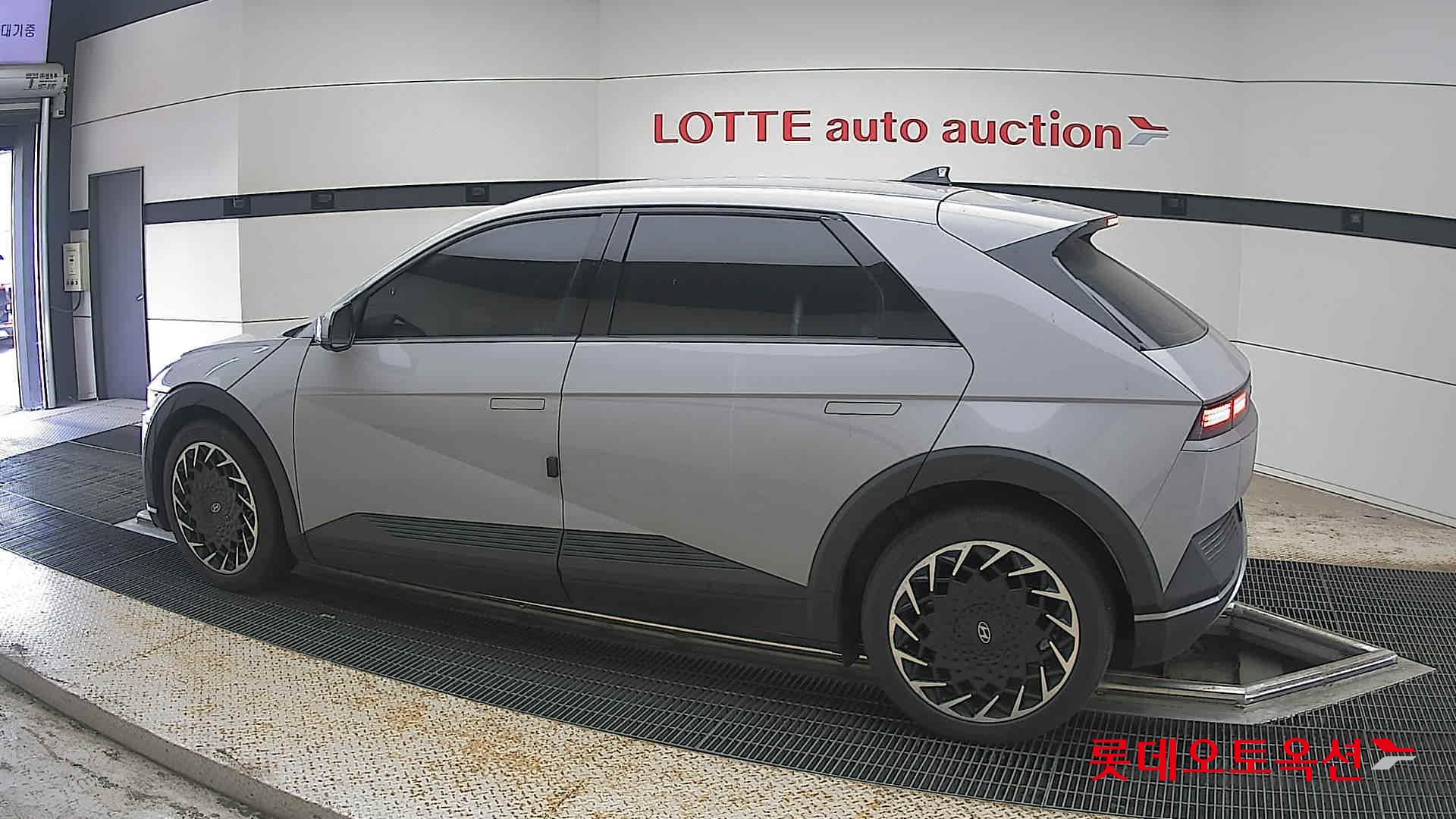 2023 - hyundai ioniq
