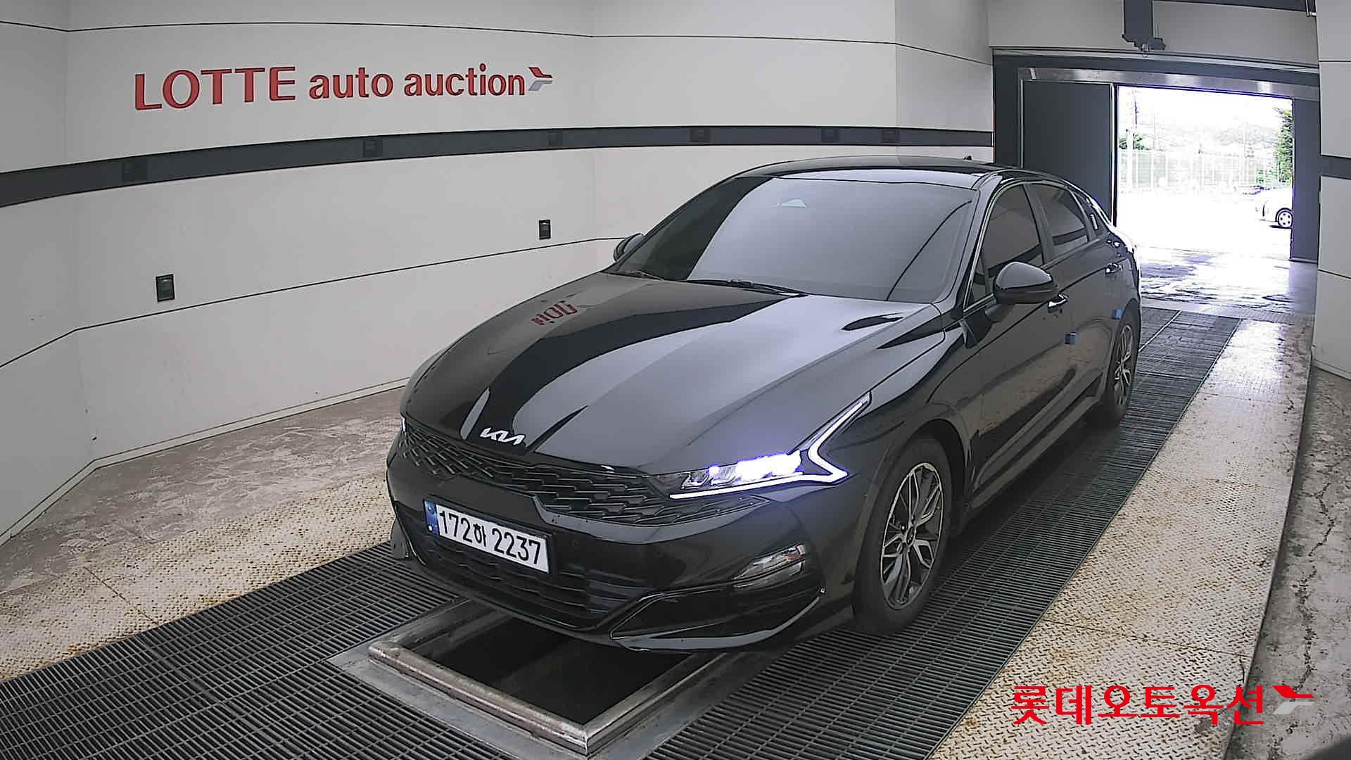 2022 - kia k5