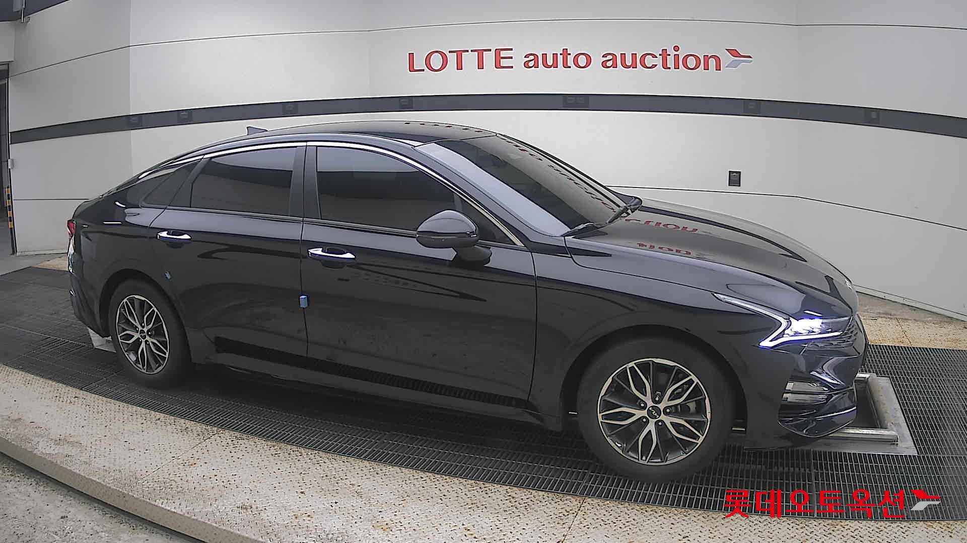 2022 - kia k5