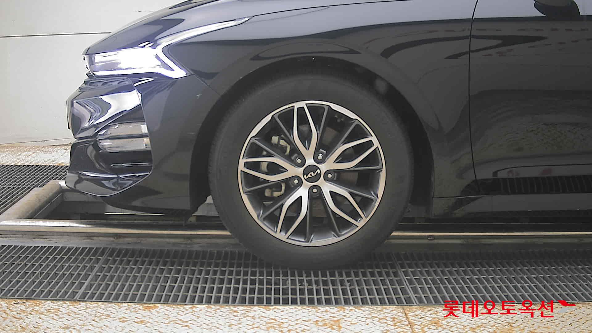 2022 - kia k5