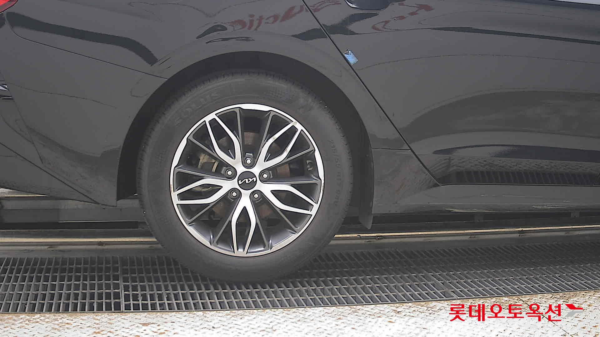 2022 - kia k5