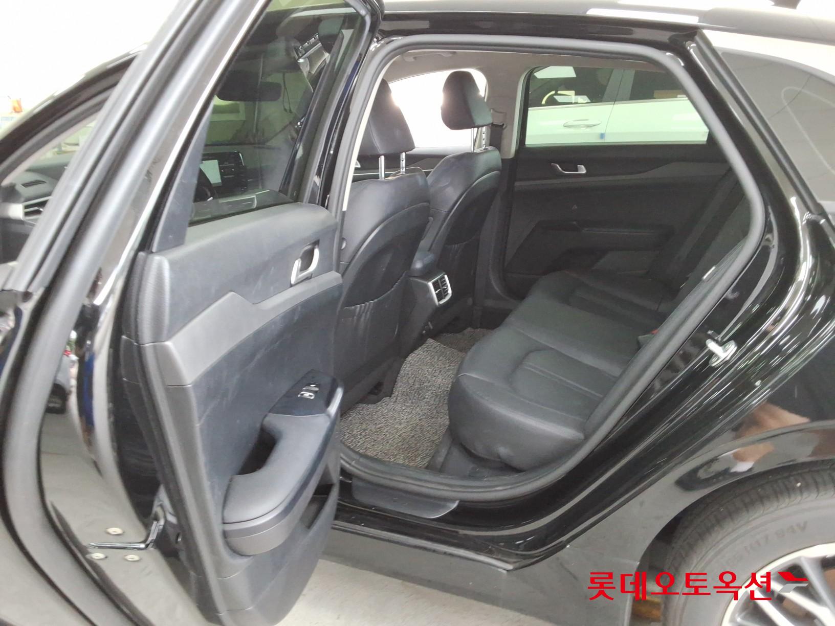2022 - kia k5