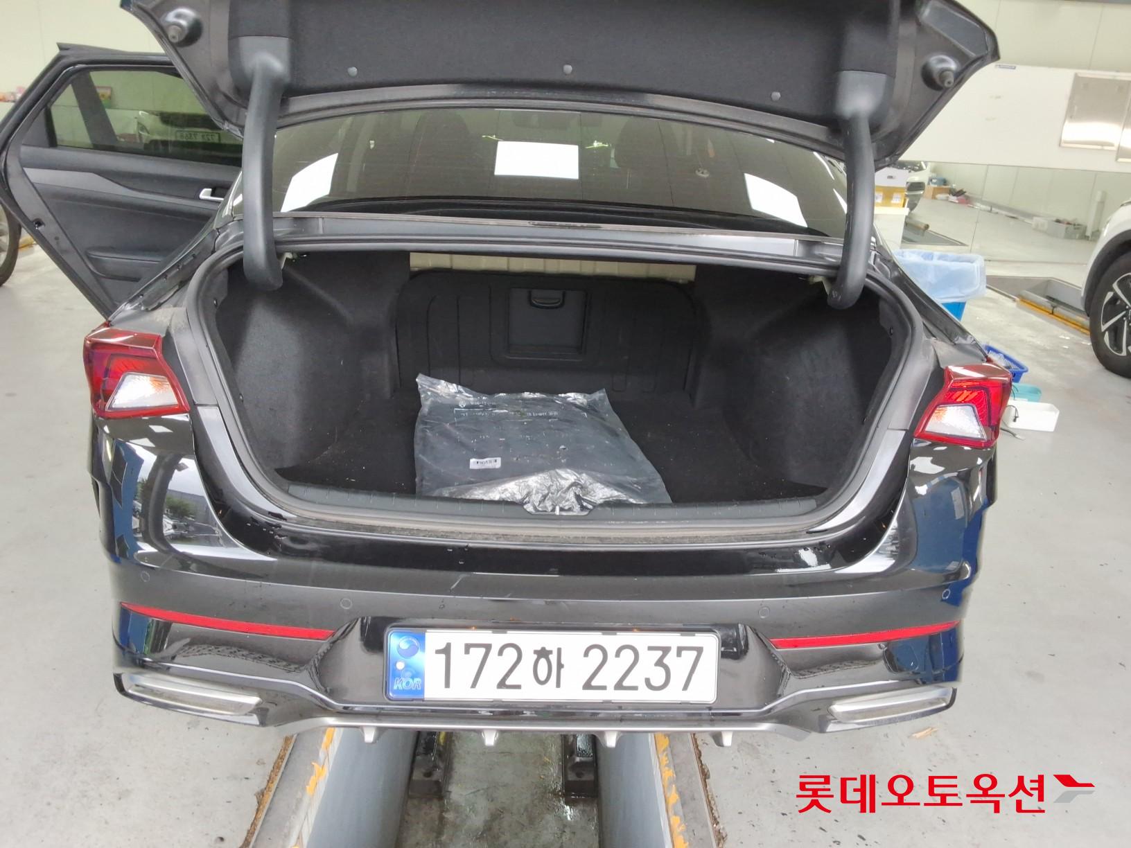 2022 - kia k5