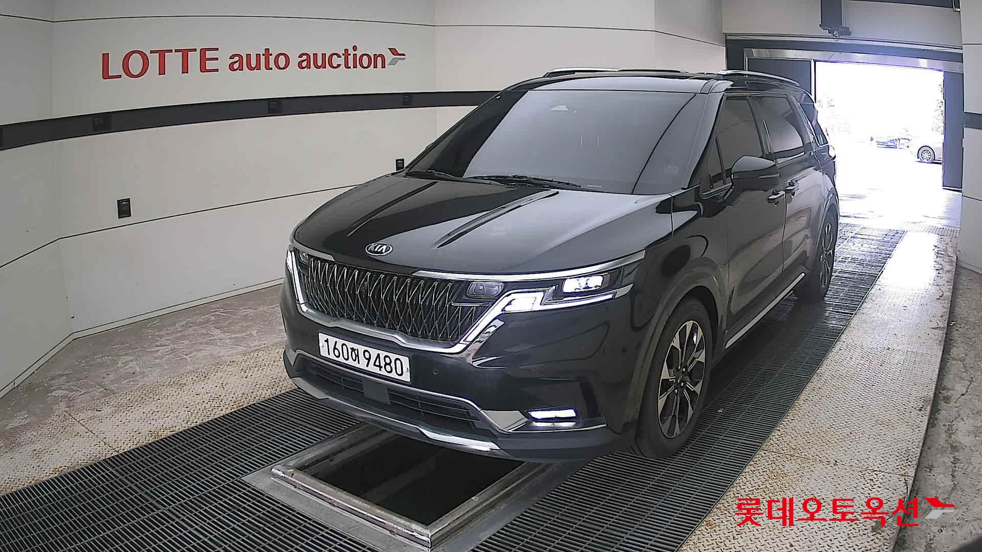 2021 - kia carnival