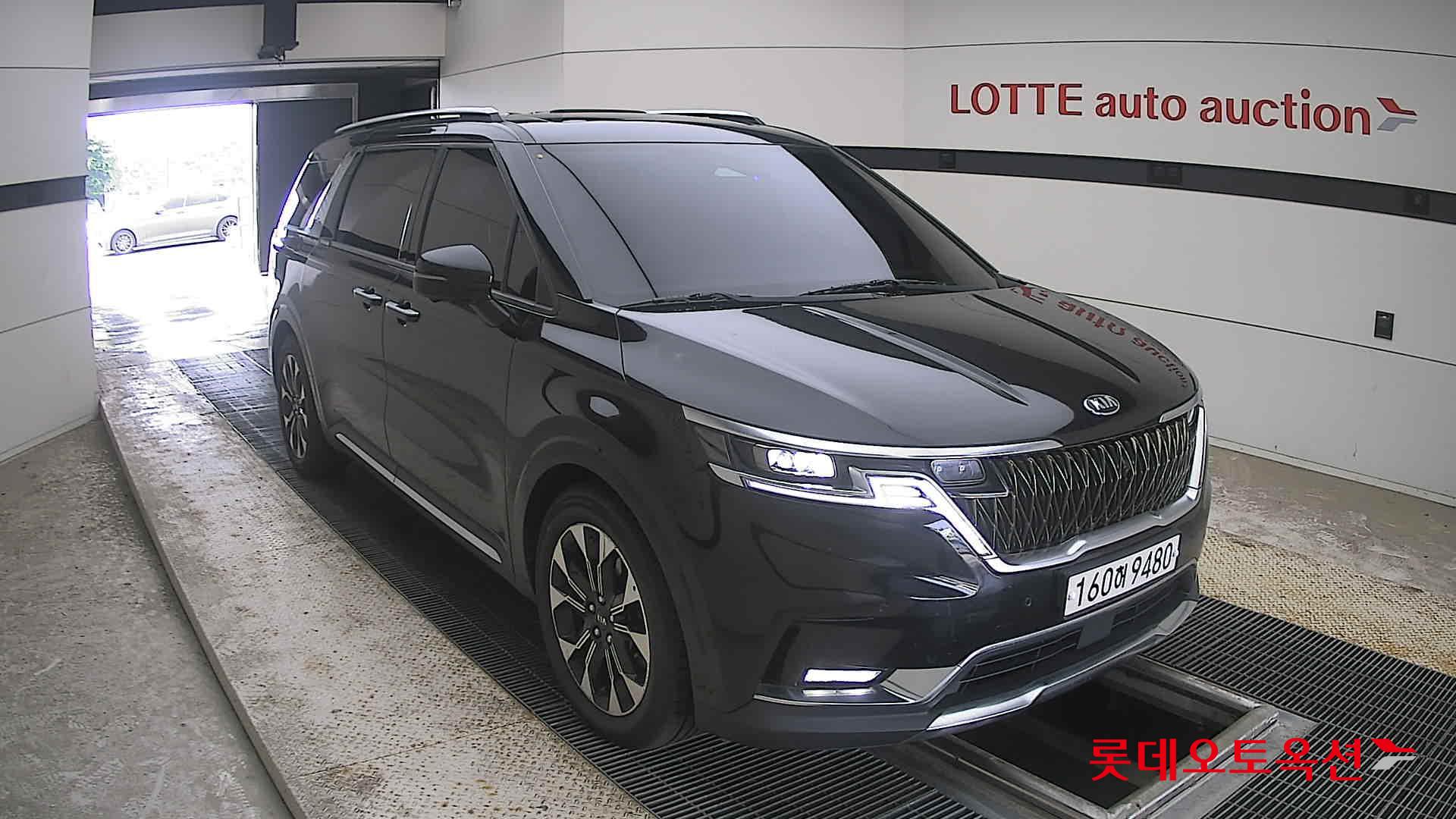 2021 - kia carnival