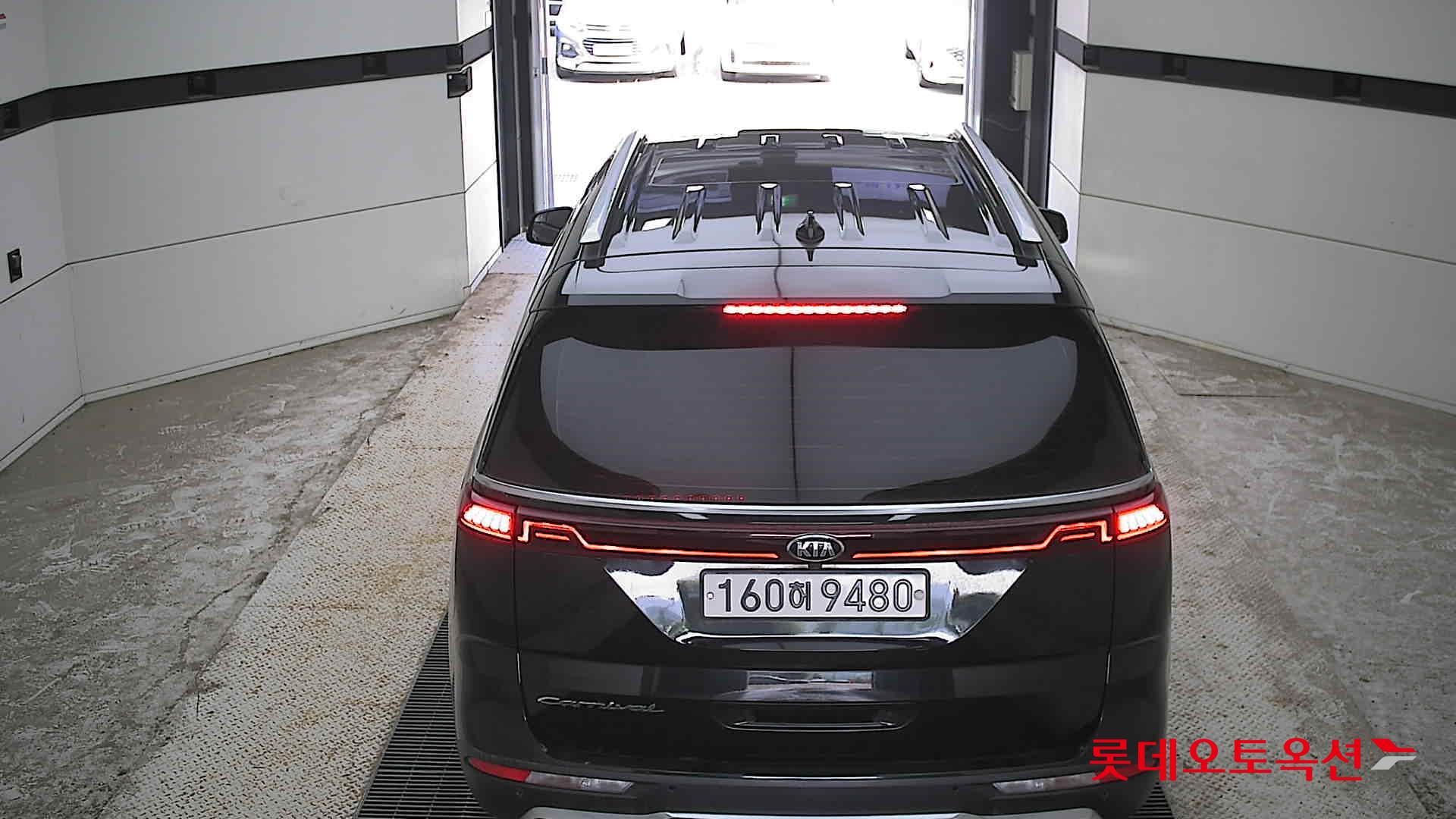 2021 - kia carnival
