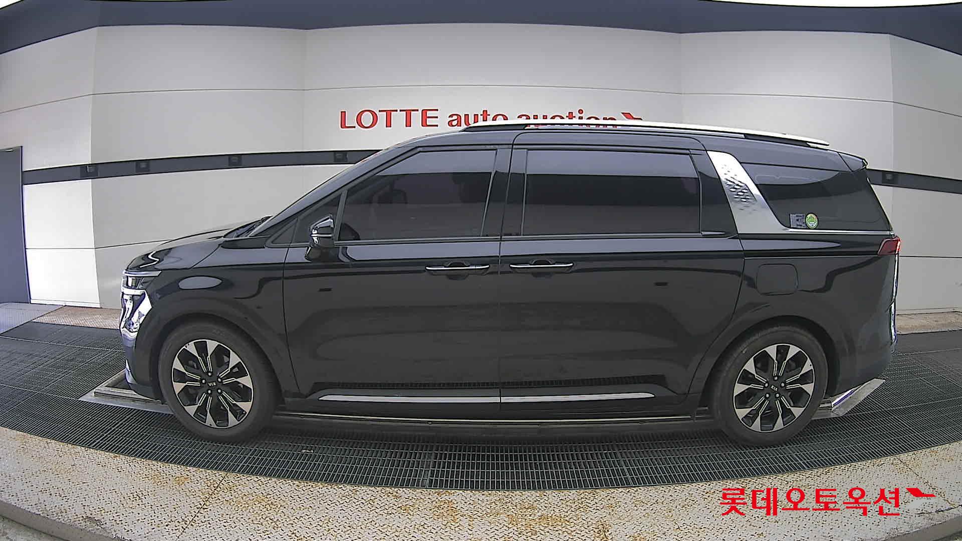 2021 - kia carnival