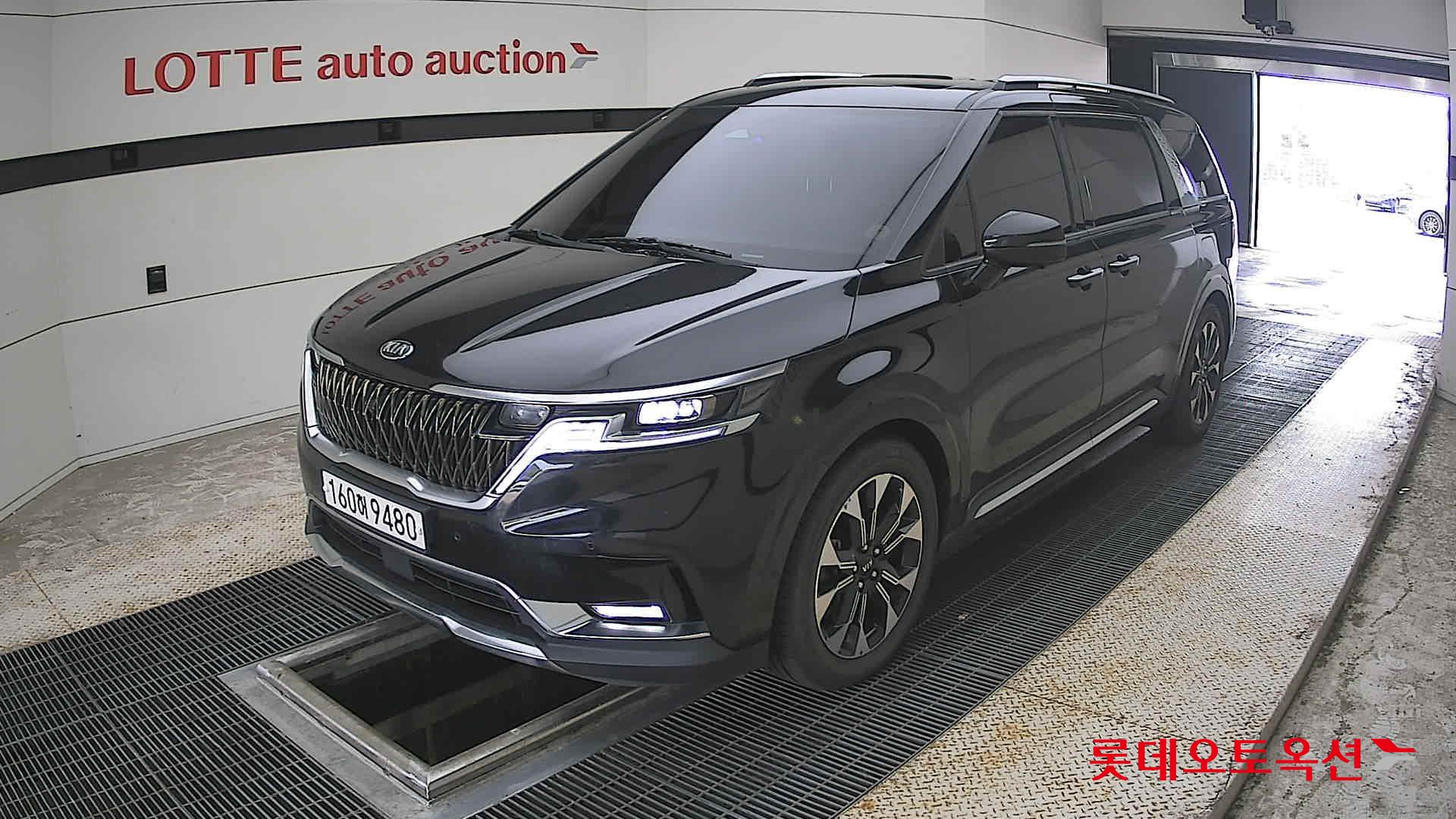 2021 - kia carnival