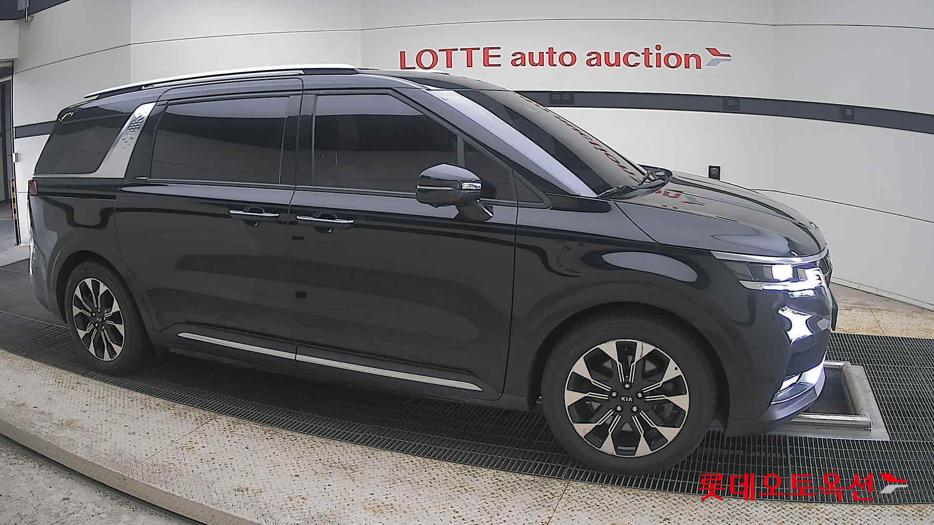 2021 - kia carnival