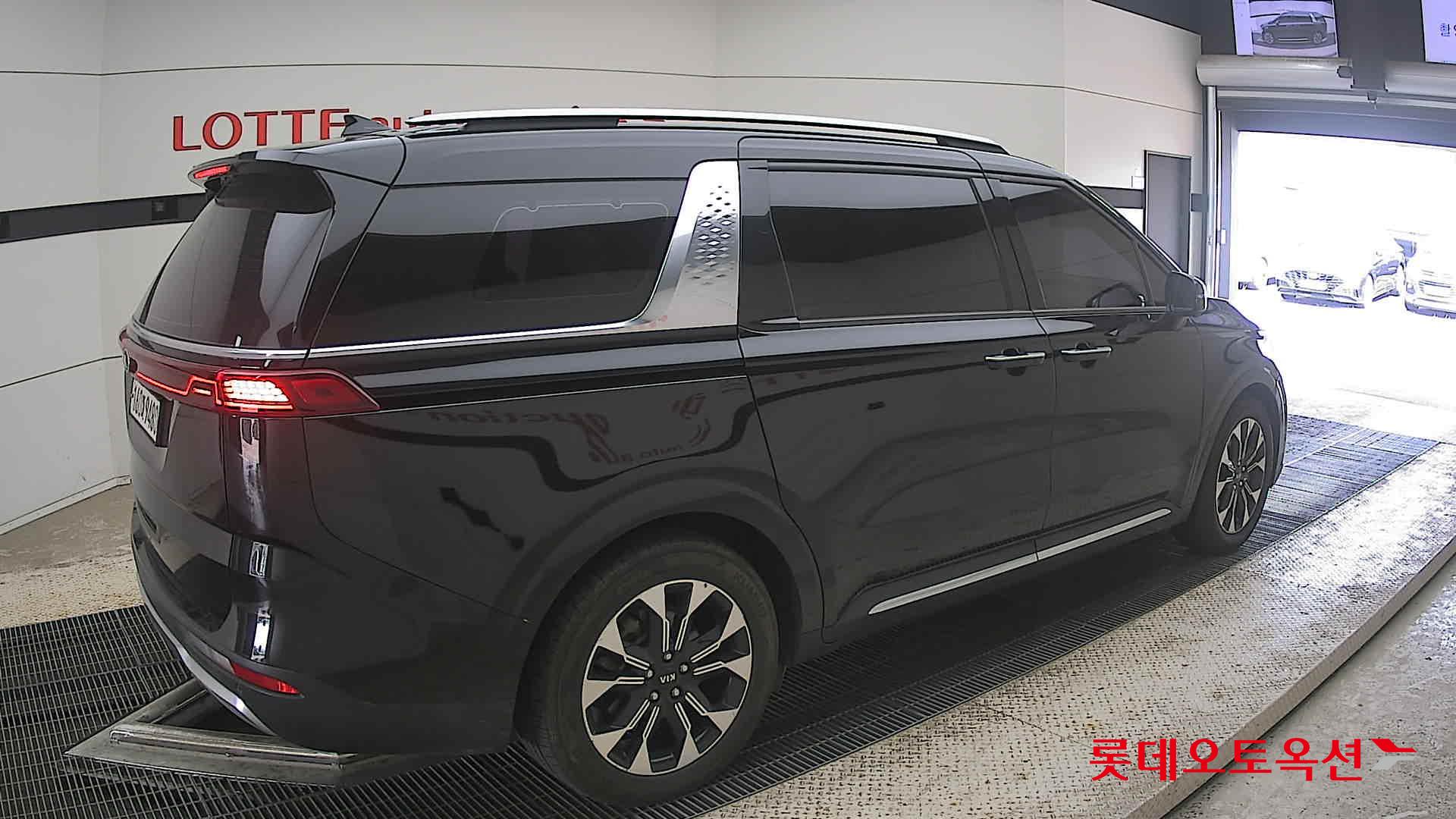 2021 - kia carnival