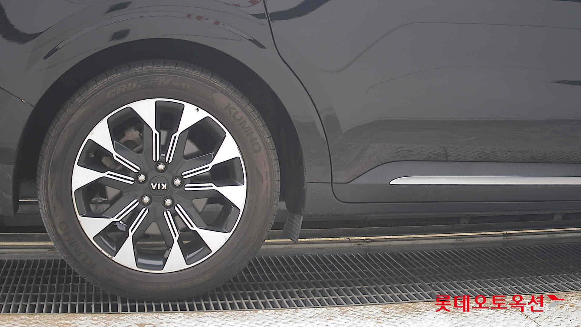 2021 - kia carnival