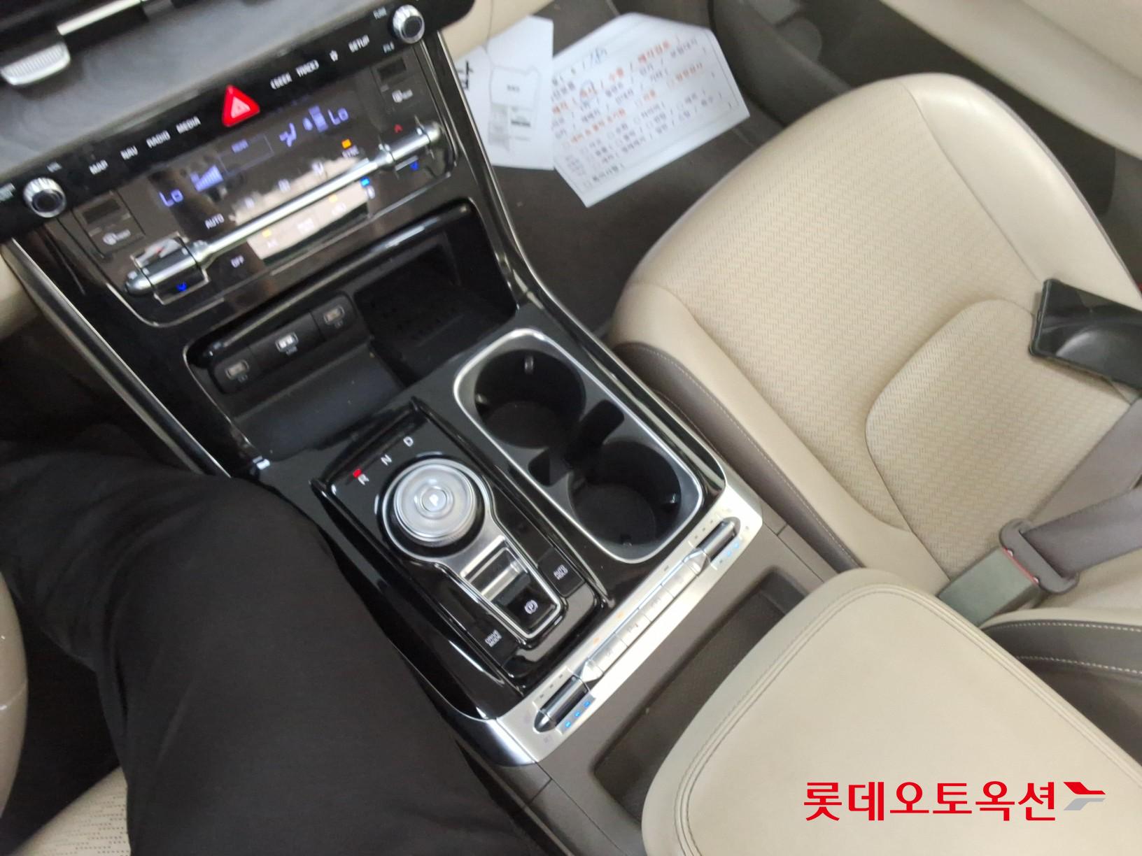 2021 - kia carnival