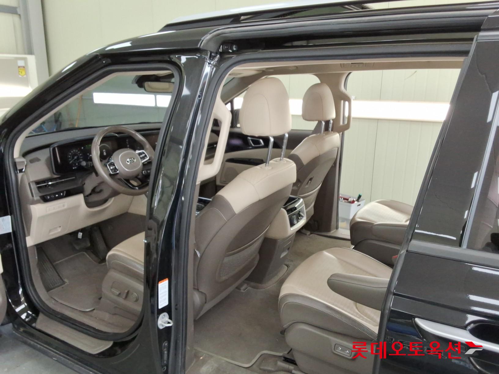 2021 - kia carnival