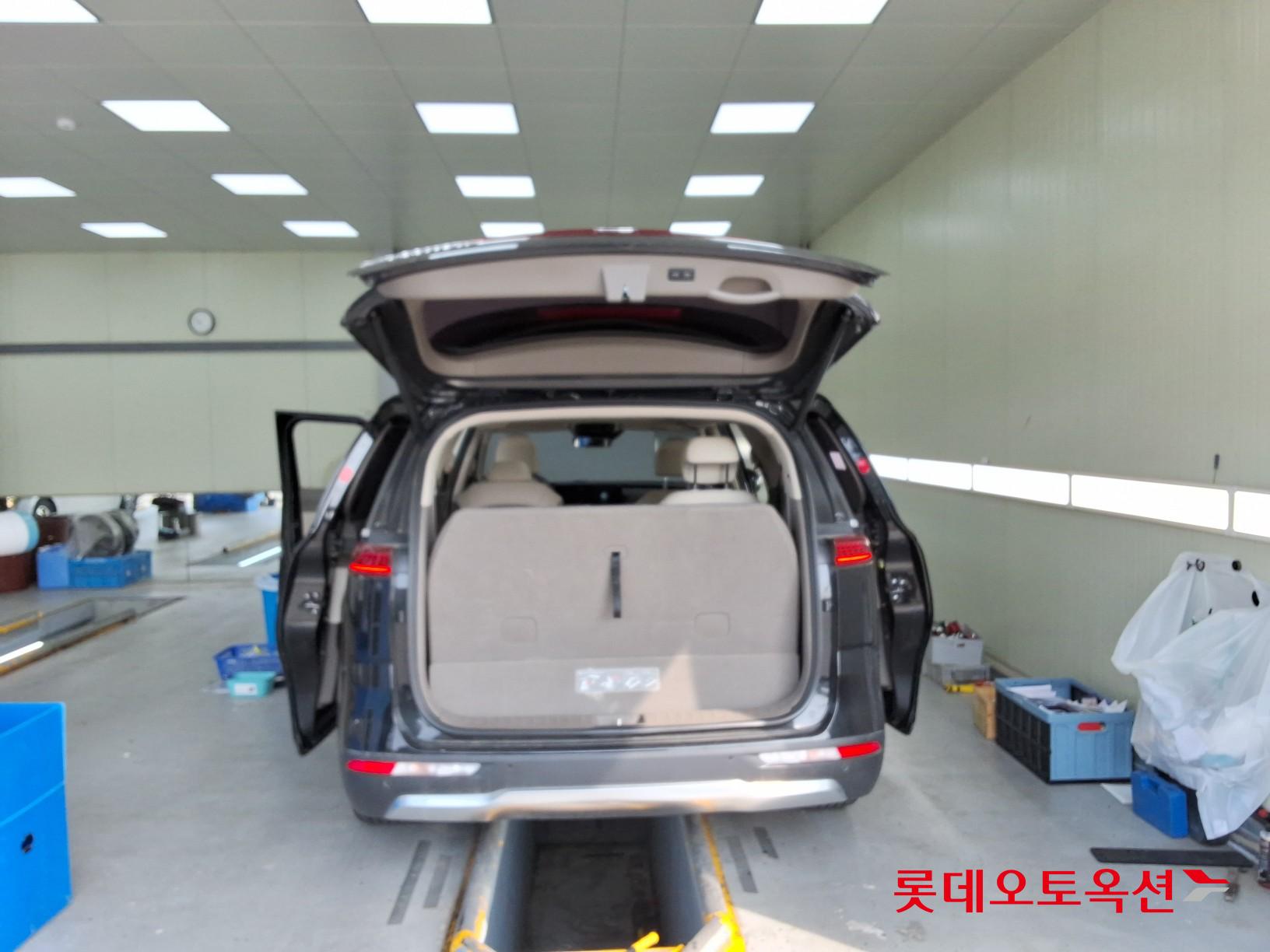2021 - kia carnival