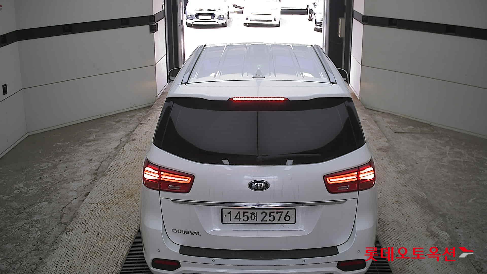 2020 - kia carnival