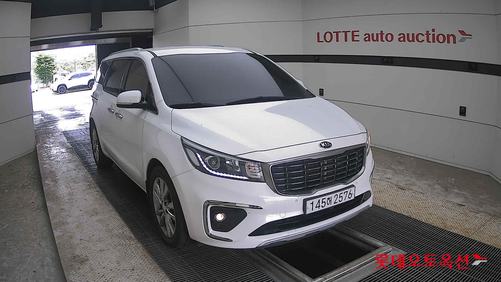 2020 - kia carnival