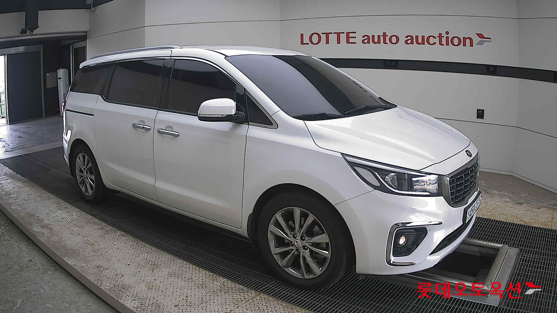 2020 - kia carnival