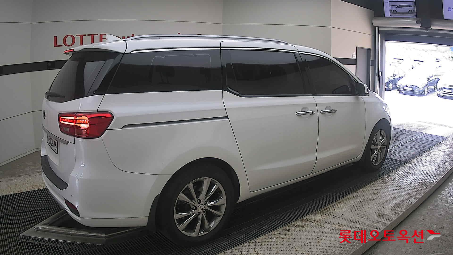2020 - kia carnival