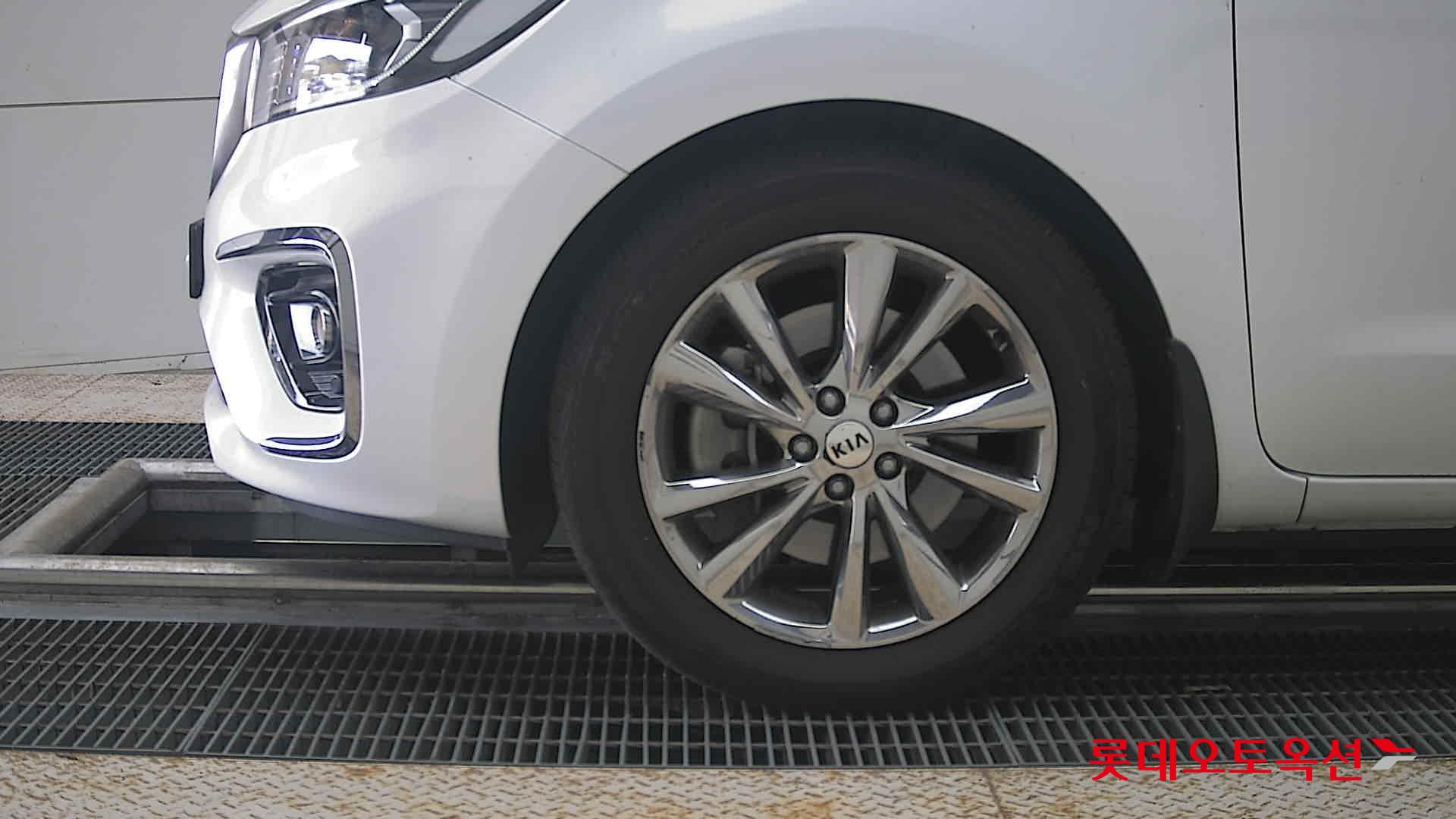 2020 - kia carnival