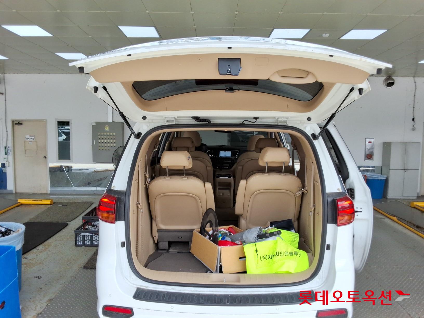 2020 - kia carnival
