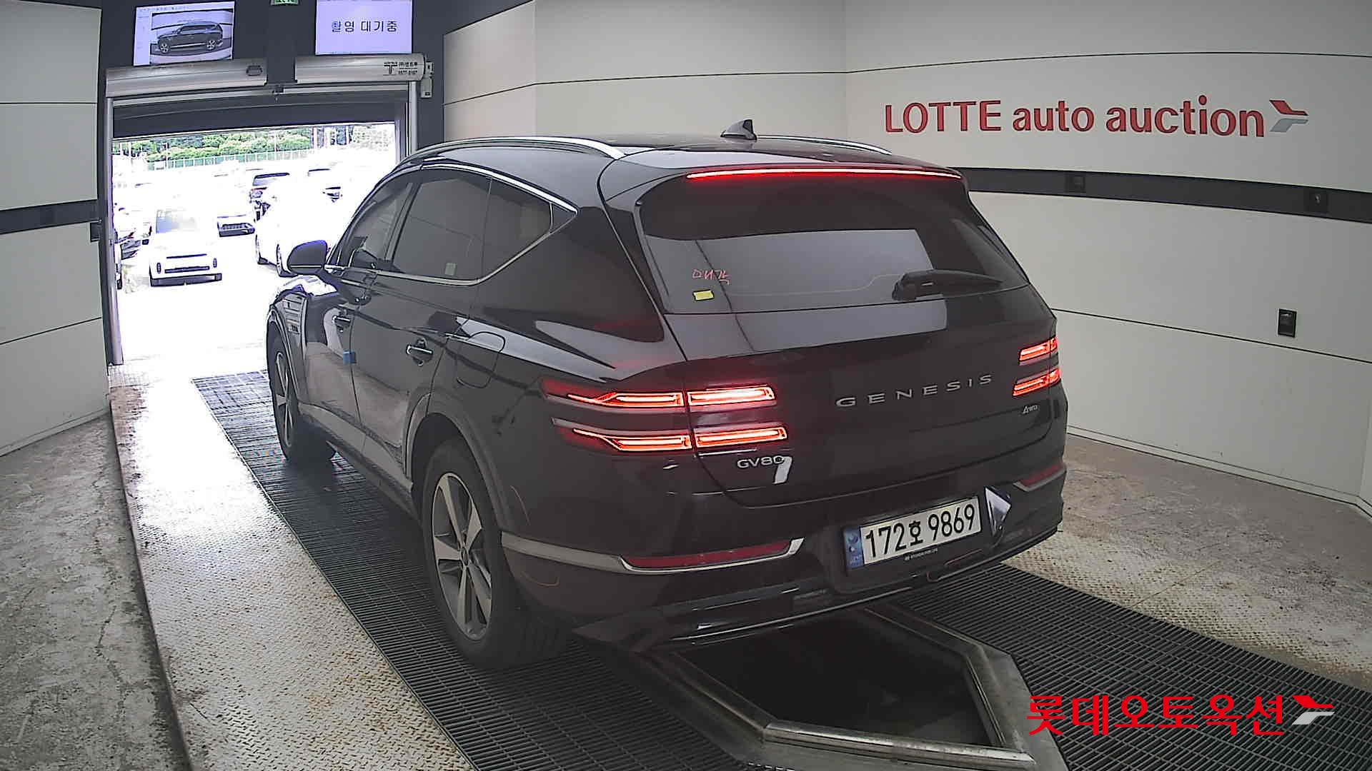 2022 - genesis gv80