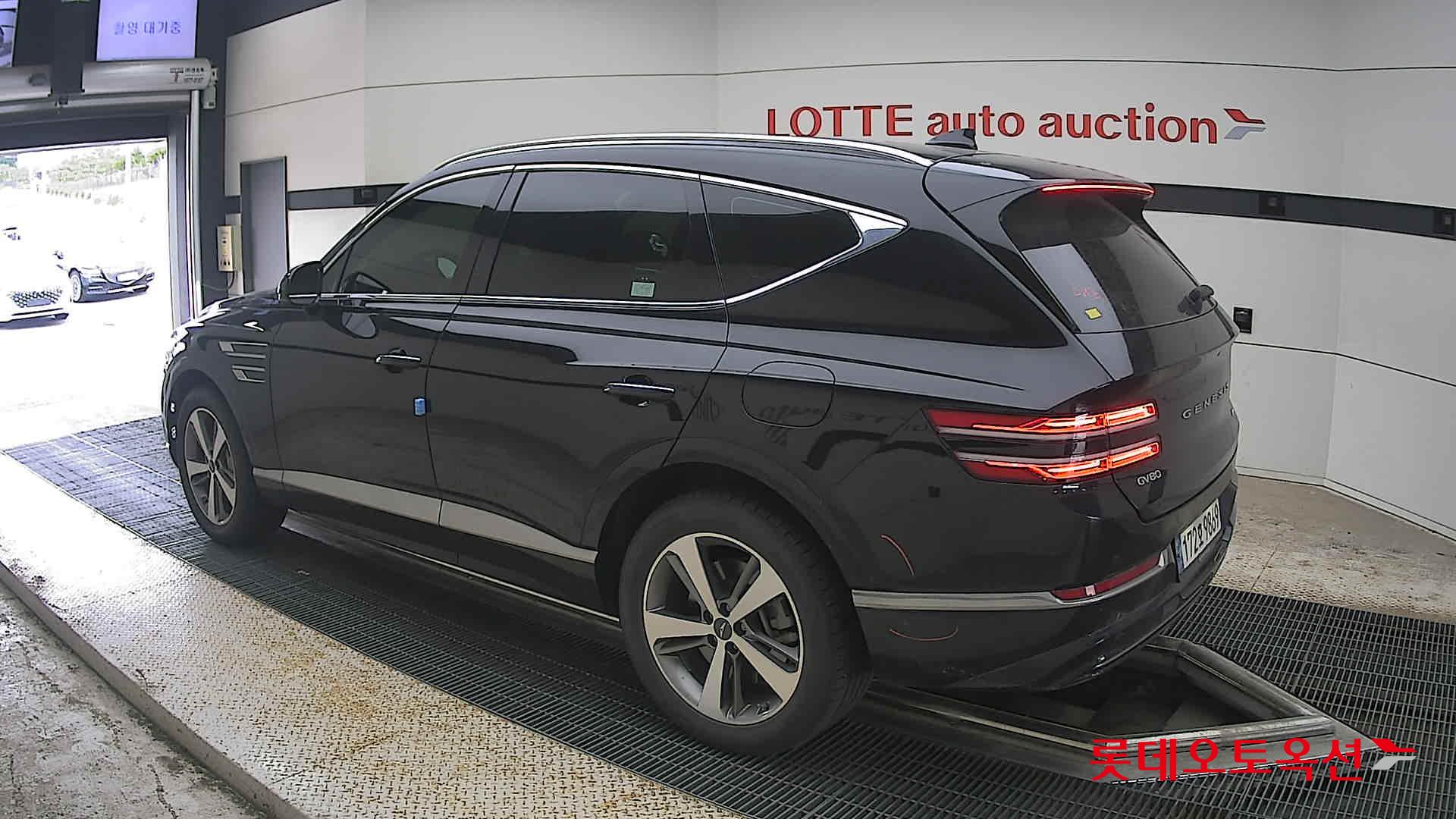 2022 - genesis gv80
