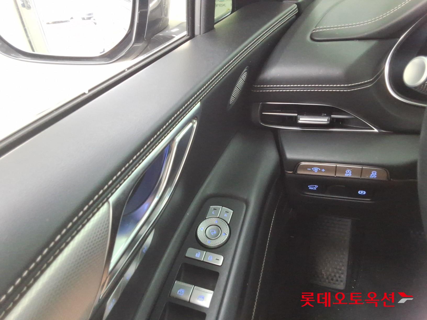 2022 - genesis gv80
