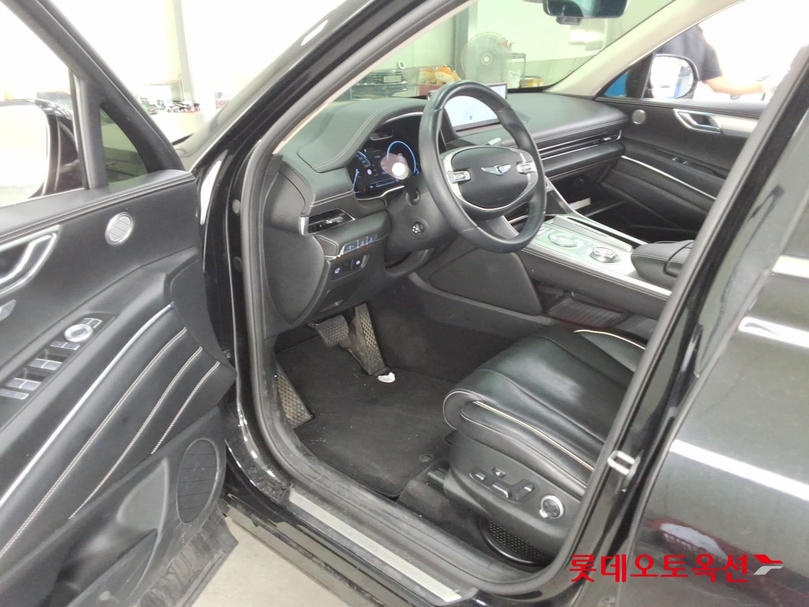 2022 - genesis gv80