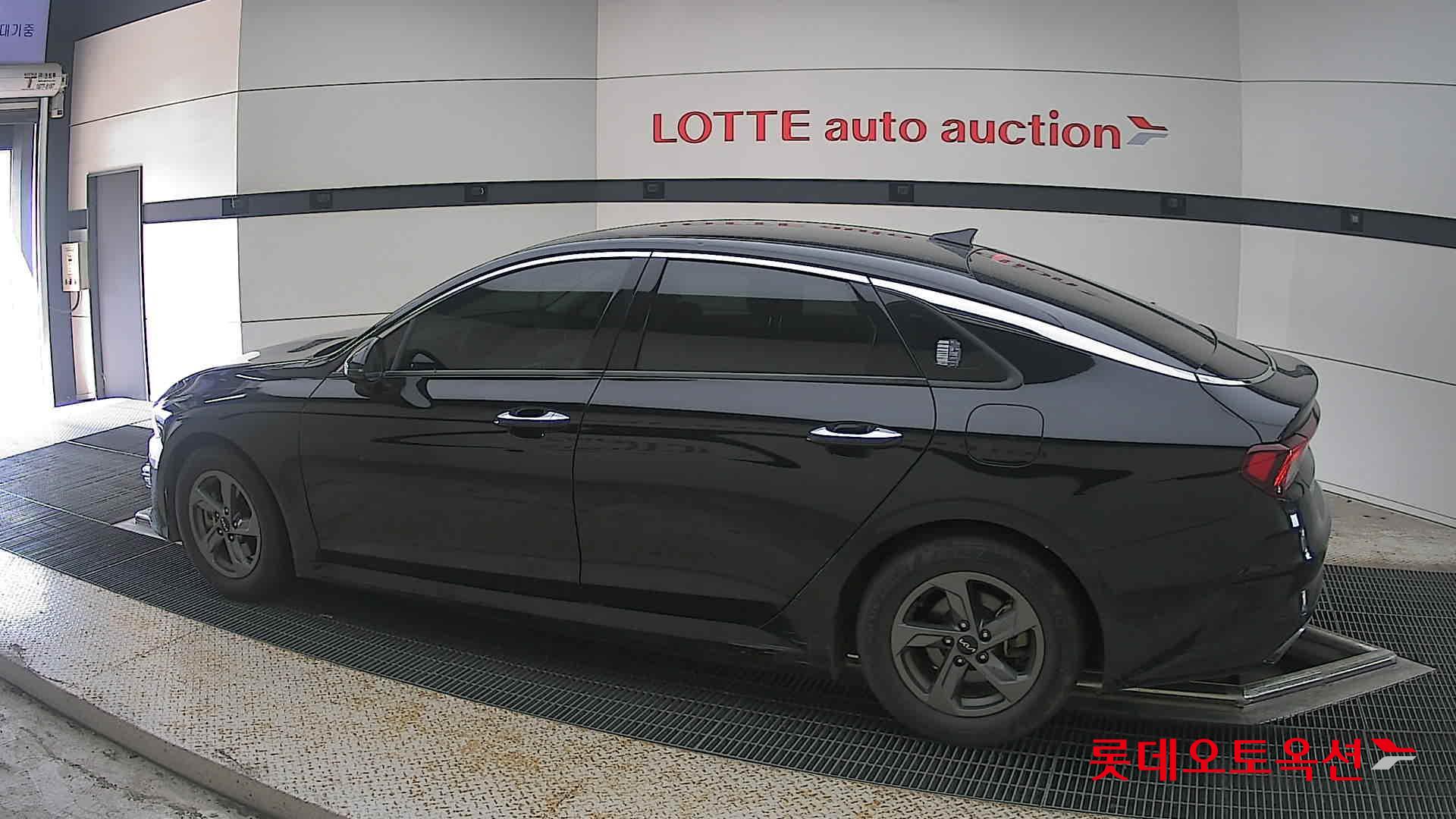 2023 - kia k5