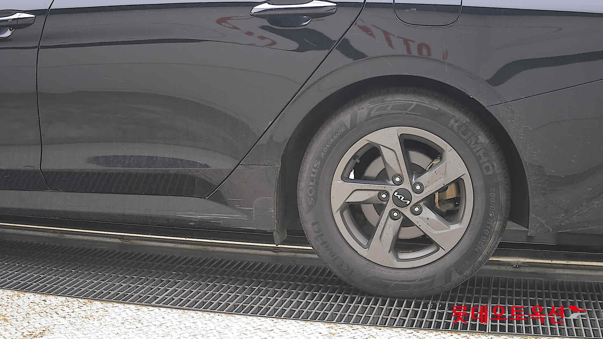 2023 - kia k5