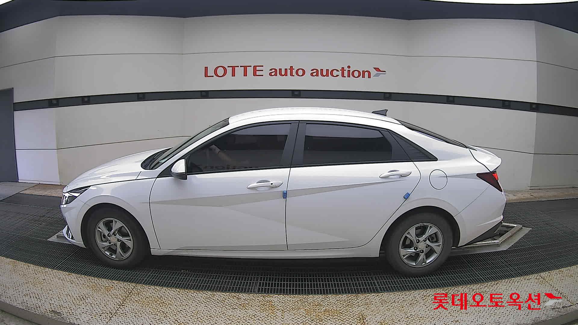 2021 - hyundai avante