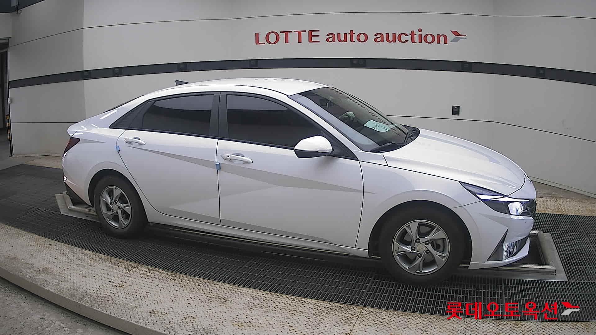 2021 - hyundai avante